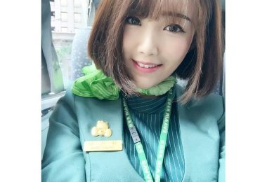 長榮短髮正妹空姐Chiaro Chen (阿C) 　跟麥當勞叔叔合照大秀白皙筆直美腿
