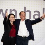 王雪紅卸下HTC執行長，找法國電信大將接棒　是止血還是重生？