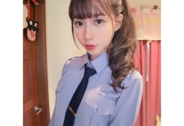 白皙長腿正妹題題Ti Ti Yang 未來的警察甜美自拍讓人想犯罪被抓